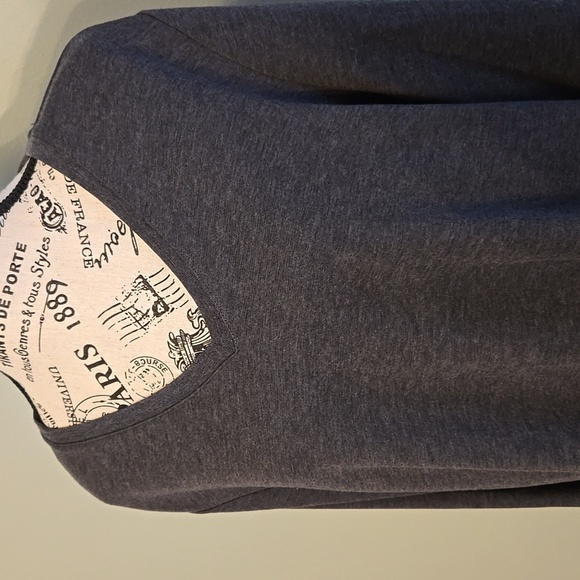 V-neck Athetic Sweater - Picture 6 of 6